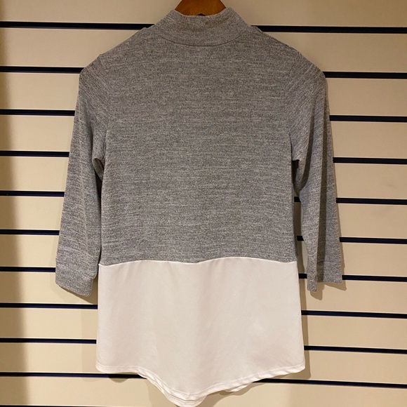 M grey/white color block 3/4 length sleeve top - Picture 3 of 3